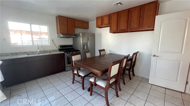 Detail Gallery Image 7 of 13 For 3841 Maine Ave., Baldwin Park,  CA 91706 - 2 Beds | 1 Baths