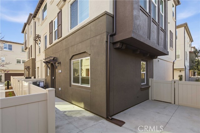 Detail Gallery Image 2 of 29 For 9329 via Azul, Pico Rivera,  CA 90660 - 3 Beds | 3 Baths