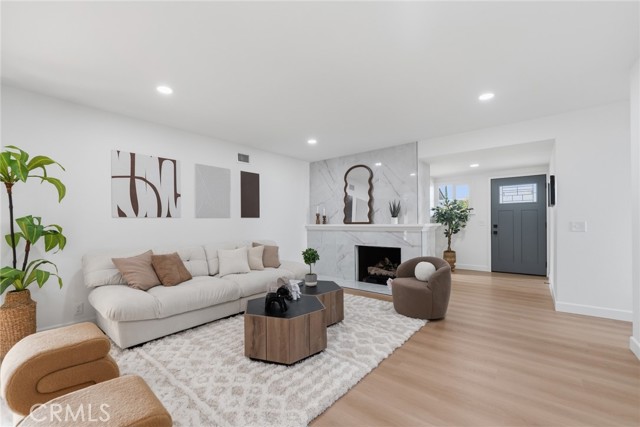 Detail Gallery Image 7 of 45 For 2614 W 111th, Inglewood,  CA 90303 - 5 Beds | 3 Baths