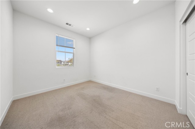 4016 E Peony Paseo, Ontario CA: https://media.crmls.org/medias/a09fb5be-c13f-470f-be0a-dbc62df7c97b.jpg