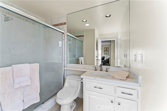 Detail Gallery Image 28 of 51 For 2355 N Beverly Glen Bld, Los Angeles,  CA 90077 - 2 Beds | 3/1 Baths