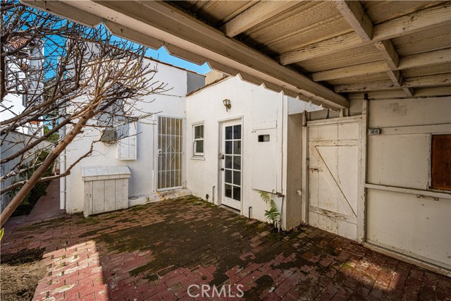 Detail Gallery Image 13 of 17 For 131 Santa Ana Ave, Long Beach,  CA 90803 - 2 Beds | 1 Baths