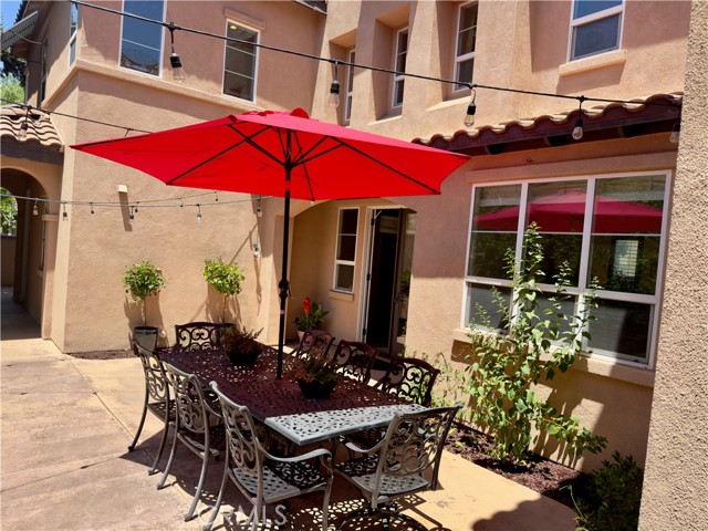 8 Caltrop Way, Ladera Ranch CA: https://media.crmls.org/medias/a0a25925-64e0-4714-b6e8-4de1ba86c40a.jpg