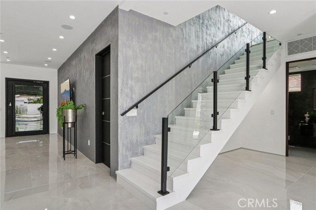 Detail Gallery Image 18 of 61 For 2227 N Lamer St, Burbank,  CA 91504 - 4 Beds | 4/1 Baths