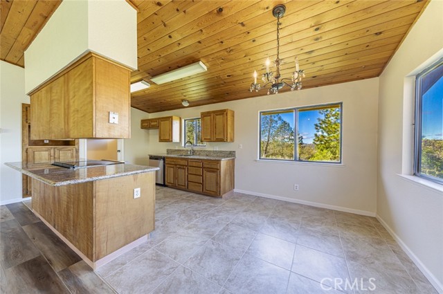 Detail Gallery Image 11 of 42 For 33122 Road 233, North Fork,  CA 93643 - 3 Beds | 2 Baths