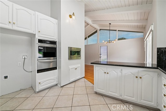 Detail Gallery Image 11 of 54 For 2415 via Sonoma, Palos Verdes Estates,  CA 90274 - 4 Beds | 3/1 Baths