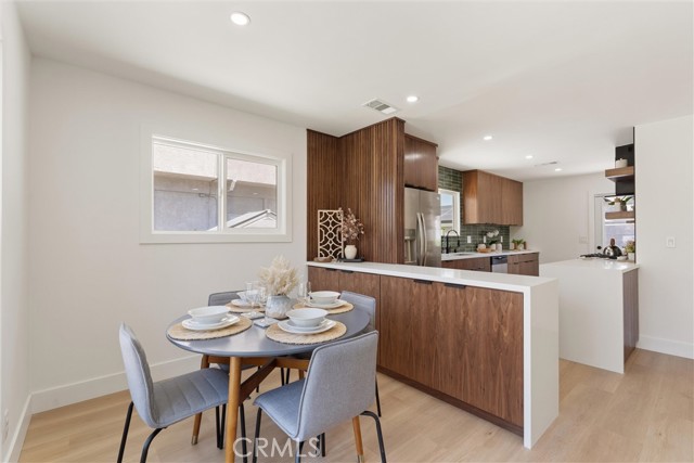 Detail Gallery Image 5 of 28 For 19910 Bernist Ave, Torrance,  CA 90503 - 3 Beds | 2 Baths