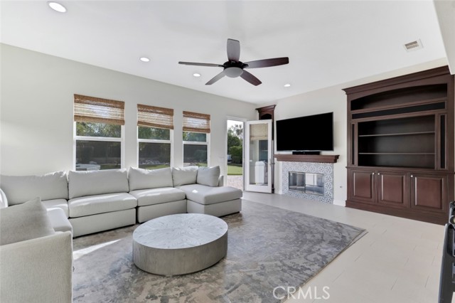 Detail Gallery Image 21 of 50 For 12826 via Donatello, Porter Ranch,  CA 91326 - 4 Beds | 4/1 Baths