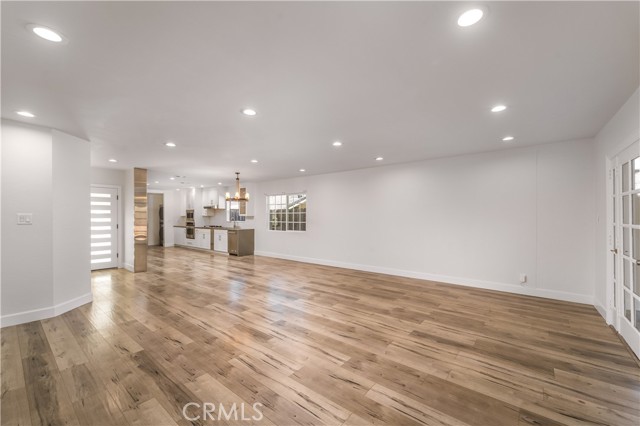 Detail Gallery Image 7 of 26 For 21711 Mulholland, Woodland Hills,  CA 91364 - 4 Beds | 2 Baths