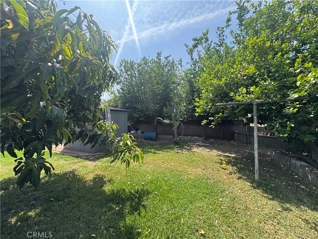 https://media.crmls.org/medias/a0a5cc58-d91e-48ce-8a6a-912d3f57a6f6.jpg?preset=X-Large