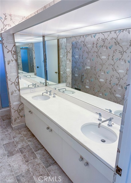 Detail Gallery Image 41 of 45 For 10781 Lindbrook Dr, Los Angeles,  CA 90024 - 4 Beds | 3/1 Baths