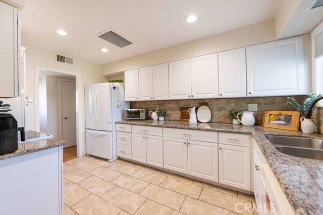 Detail Gallery Image 12 of 36 For 27451 El Rancho Dr, Menifee,  CA 92586 - 2 Beds | 2 Baths