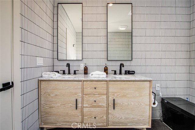 6991 Mount Lassen Avenue, Joshua Tree, California 92252, 3 Bedrooms Bedrooms, ,3 BathroomsBathrooms,Residential Lease,For Rent,6991 Mount Lassen Avenue,CRJT25013170