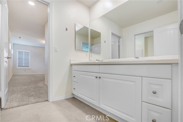 Detail Gallery Image 13 of 21 For 5594 Skimmer Dr, Jurupa Valley,  CA 91752 - 5 Beds | 3 Baths