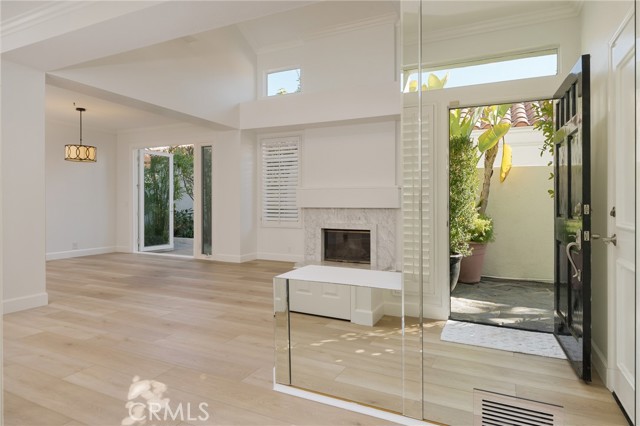 Detail Gallery Image 3 of 30 For 43 Shearwater Pl, Newport Beach,  CA 92660 - 3 Beds | 2/1 Baths