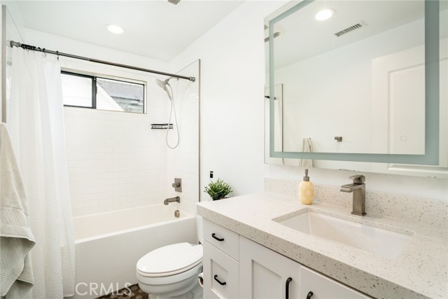 2077 Tablelands Way, Costa Mesa CA: https://media.crmls.org/medias/a0a690fb-4c64-4ae7-92a5-2cb4762d0ec9.jpg
