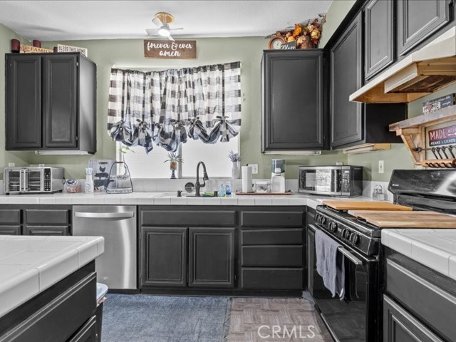 Image 11 of 39 For 528 Memphis Court