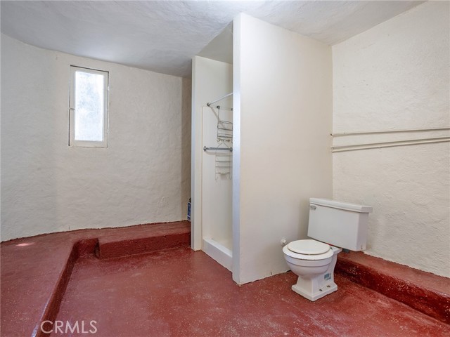 8618 La Tuna Canyon Road, Sun Valley CA: https://media.crmls.org/medias/a0a763d4-0f56-4ebc-aea2-65619ccf6040.jpg