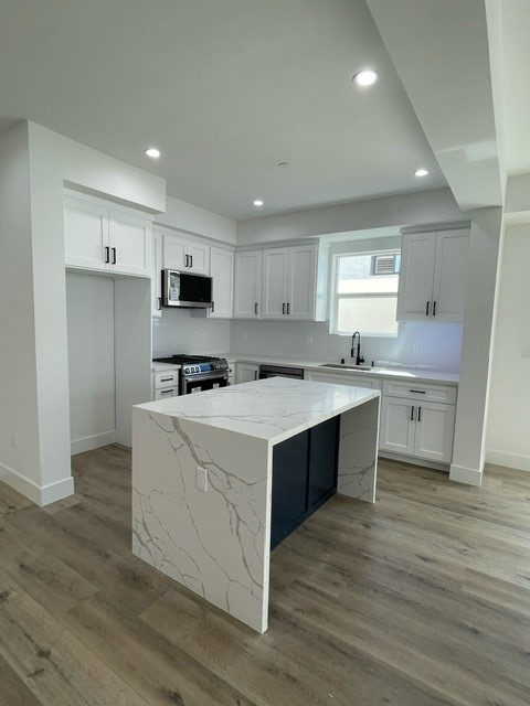 Detail Gallery Image 6 of 28 For 2823 190th Street #B,  Redondo Beach,  CA 90278 - 3 Beds | 3/1 Baths