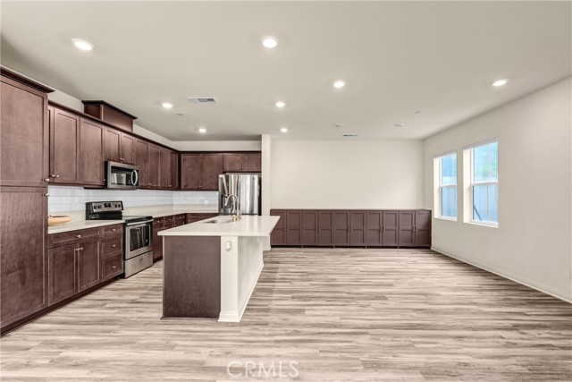 Detail Gallery Image 14 of 33 For 1357 Palo Verde, Vista,  CA 92083 - 3 Beds | 2/1 Baths