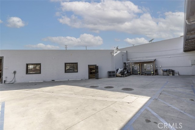 7400 San Fernando Road, Sun Valley CA: https://media.crmls.org/medias/a0a7d9b9-e634-44d6-8303-3f0944280283.jpg