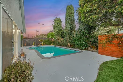 14614 Runnymede Street, Van Nuys CA: https://media.crmls.org/medias/a0a81012-6523-4151-b164-7aed046aa39b.jpg