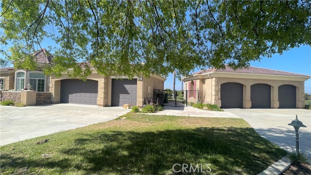 4069 Nancy Circle, Corona CA: https://media.crmls.org/medias/a0a8a4d6-cfae-4545-aade-a3fbe068dcb0.jpg
