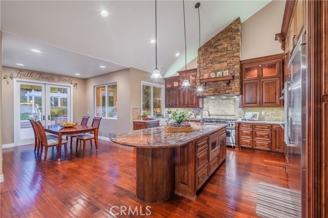 369 Ashbury Lane, Upland CA: https://media.crmls.org/medias/a0a9318c-41ae-47a7-ba0b-78652404bb4f.jpg