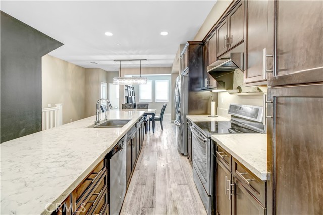 Detail Gallery Image 10 of 25 For 547 W Foothill Bld #89,  Glendora,  CA 91741 - 3 Beds | 4 Baths
