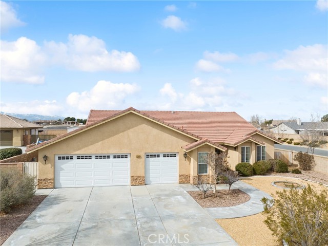Detail Gallery Image 1 of 1 For 12526 Sarsi Pl, Apple Valley,  CA 92308 - 4 Beds | 2 Baths