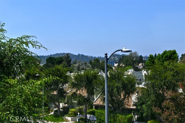 Detail Gallery Image 8 of 23 For 4230 Colfax Ave #201,  Studio City,  CA 91604 - 2 Beds | 2 Baths
