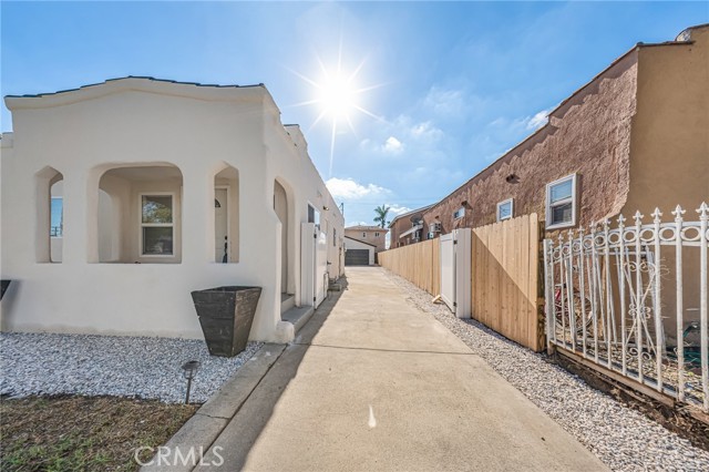 Detail Gallery Image 4 of 37 For 622 W 99th, Los Angeles,  CA 90044 - 3 Beds | 2 Baths