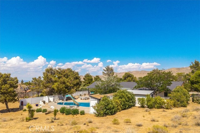 9124 Joshua Lane, Yucca Valley CA: https://media.crmls.org/medias/a0aa8aee-93e2-419a-8bfe-10ce981f0c31.jpg