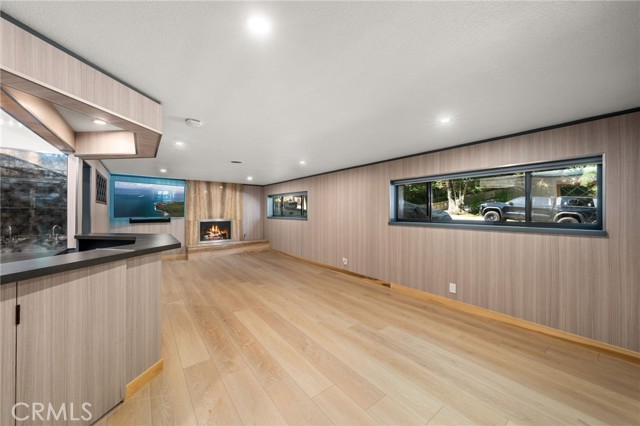 325 N Madison Avenue, Monrovia CA: https://media.crmls.org/medias/a0ab43ff-c5ee-4b77-8e31-b2544e4bc821.jpg