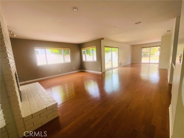 Detail Gallery Image 10 of 18 For 1023 8th St, Manhattan Beach,  CA 90266 - 3 Beds | 2 Baths