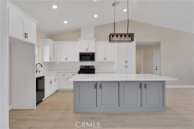 22530 Houston Street, Apple Valley CA: https://media.crmls.org/medias/a0ada530-a186-4447-9809-915e5afe2d02.jpg