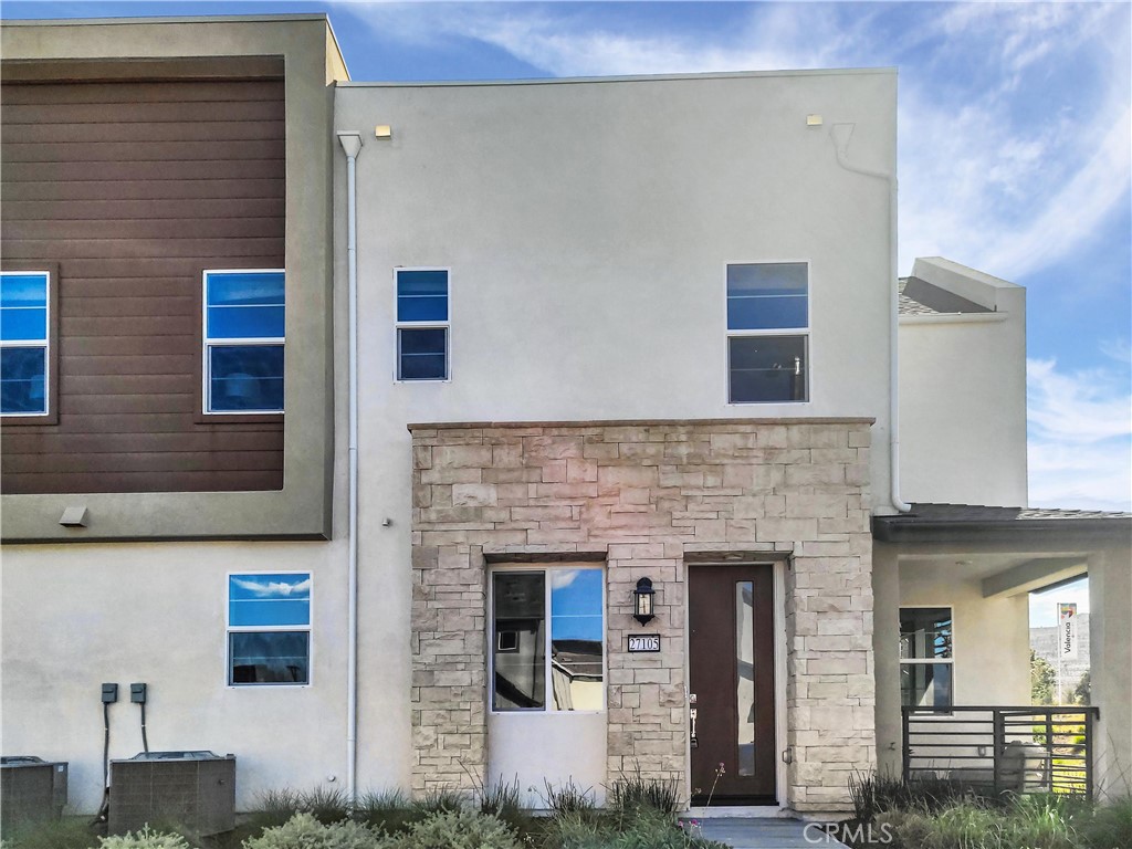 27105 Trailview Lane