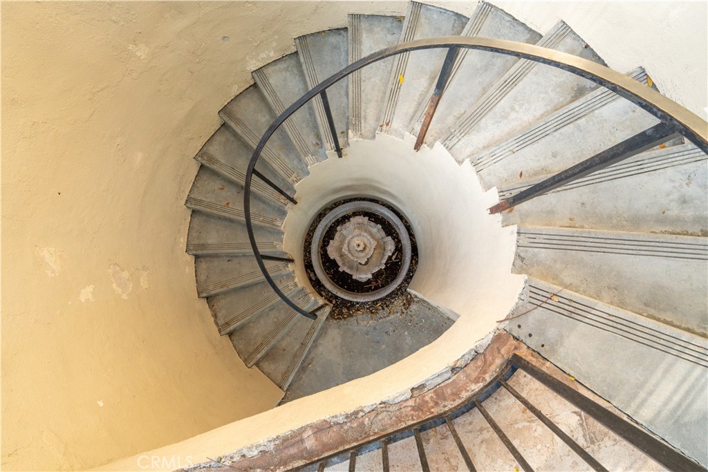https://media.crmls.org/medias/a0ae6015-ceb5-4434-9432-59f92bc6ac81.jpg?preset=X-Large