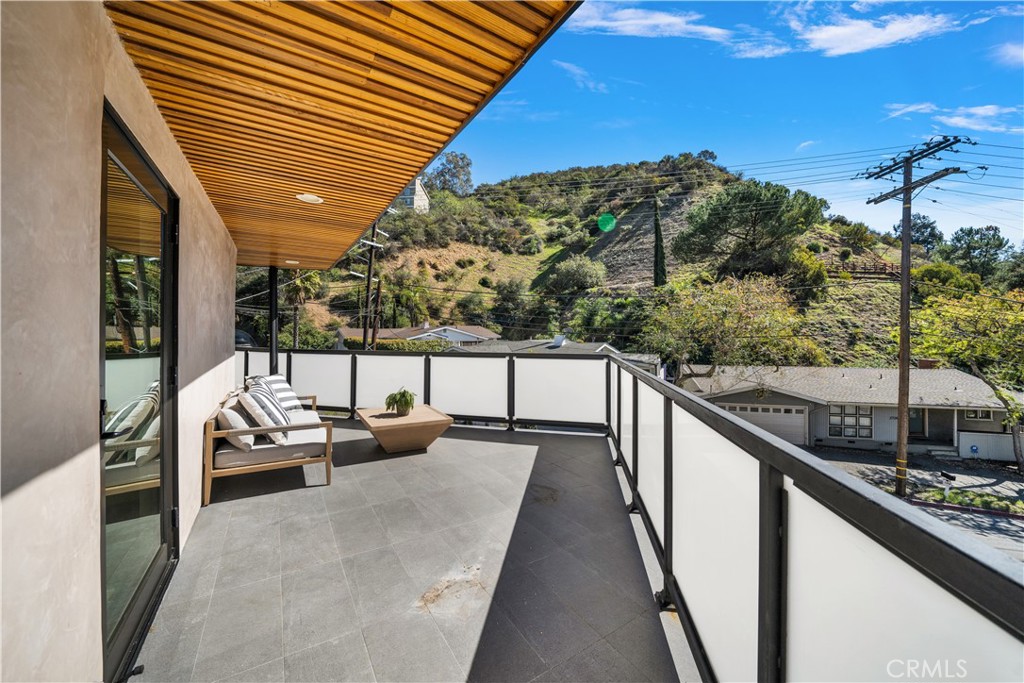 48. 2743 Laurel Canyon Boulevard Los Angeles, CA 90046