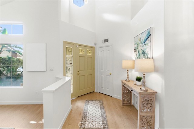 Detail Gallery Image 7 of 67 For 28360 Easton Ln, Saugus,  CA 91350 - 5 Beds | 3 Baths