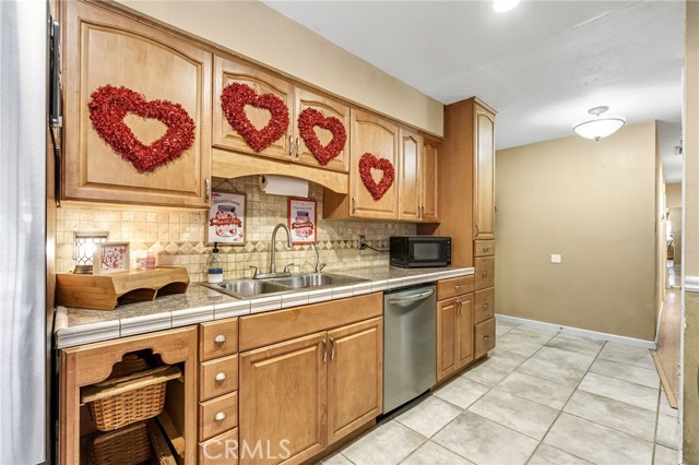 Detail Gallery Image 13 of 25 For 3849 N Stanford, Fresno,  CA 93727 - 3 Beds | 2 Baths