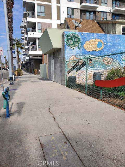 620 Pacific Avenue, Long Beach CA: https://media.crmls.org/medias/a0af8240-62da-46fd-8090-4a54e86b994c.jpg