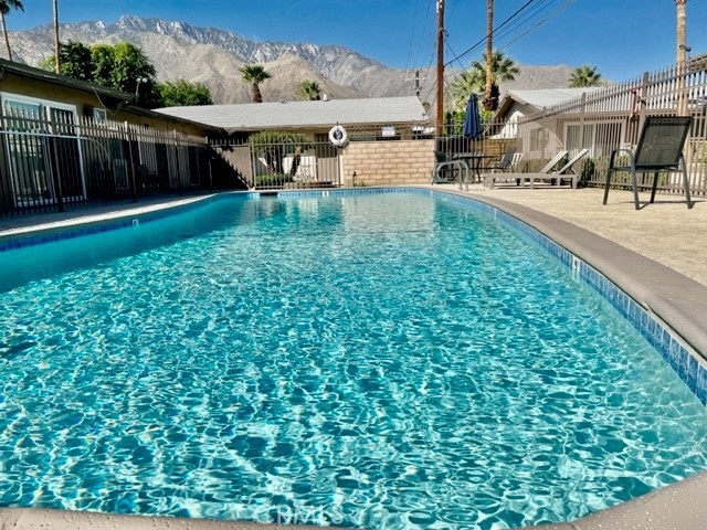 Detail Gallery Image 1 of 12 For 686 E Cottonwood Rd #12,  Palm Springs,  CA 92262 - 2 Beds | 1 Baths