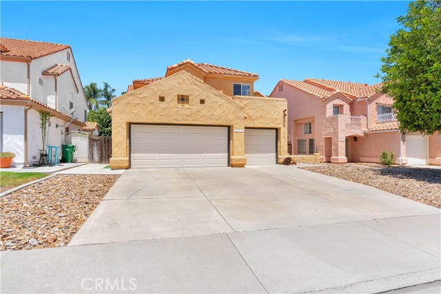 40025 White Leaf Ln., Murrieta CA: https://media.crmls.org/medias/a0aff795-0aac-4ef9-9b6b-42a38124d4a1.jpg