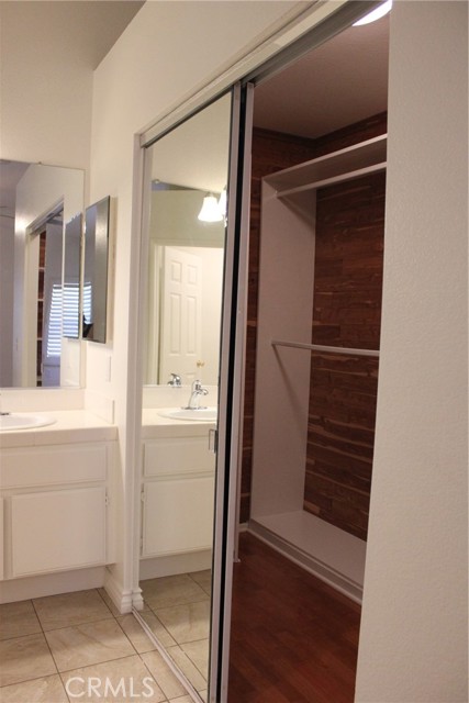 563 E City Court, Anaheim CA: https://media.crmls.org/medias/a0b059dd-ff99-4608-9938-65c4304c8aff.jpg