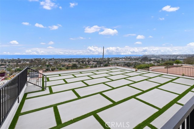 Detail Gallery Image 4 of 52 For 4013 via Manzana, San Clemente,  CA 92673 - 5 Beds | 3/1 Baths