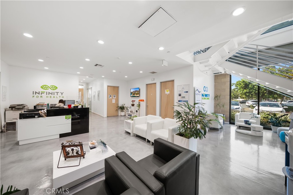 MLS #OC25143028 img 26