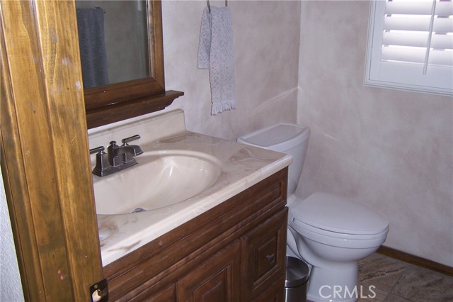 Detail Gallery Image 6 of 23 For 2875 Piedmont Dr, Highland,  CA 92346 - 4 Beds | 2/1 Baths