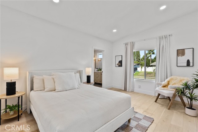 Detail Gallery Image 20 of 37 For 6009 Neddy Ave, Woodland Hills,  CA 91367 - 5 Beds | 3 Baths