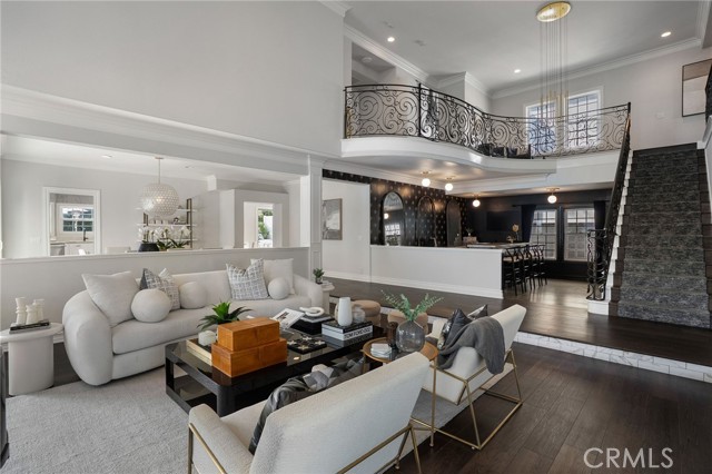 Detail Gallery Image 9 of 41 For 5 Hillsborough, Newport Beach,  CA 92660 - 4 Beds | 4/1 Baths